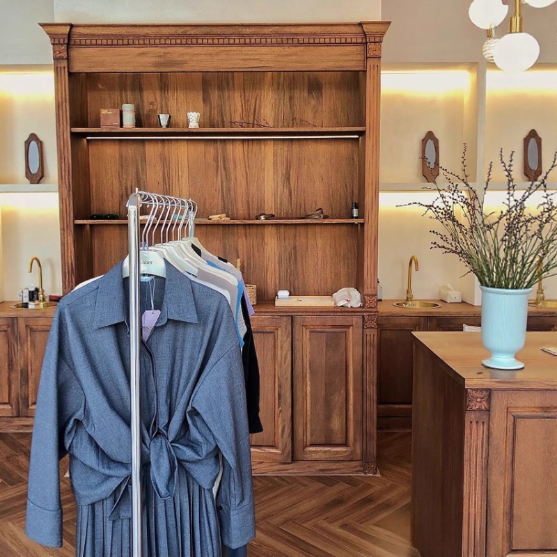 Medieval French Buyer Collecti - Office Furniture Buyers recensie en prijs