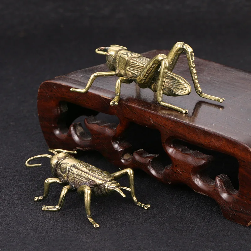 Solid Brass Cricket Ornament R - Work Office Furniture recensie en prijs